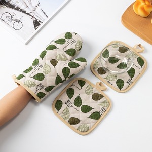 Cadeaux de déménagement pour maman : Gants de four extra longs et protège-plat pour la cuisine, la cuisson et la pâtisserie - Product Image 2