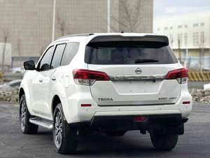 Voitures d'occasion : Nissan Terra 4WD Flagship 2018, finition haut de gamme, automatique, SUV robuste pour les tâches difficiles - Product Image 3