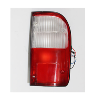 Accessoires de voiture Feu arrière pour Toyota Hilux 1998-2006 YN140 Rétroéclairage Feux arrière Feu arrière Feu arrière
