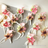 Bros Boutonniere Anggrek Calla Lily Baja Tahan Karat Model 2677 untuk Pengantin Pria Pengiring Pria Pengiring Pengantin