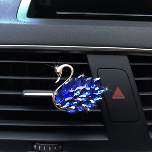 Exquisito Rhinestone Cisne Coche Aromaterapia Perfume Metal Diamantes Difusor Clip Cristal Ambientador Clip Coche Aromaterapia 2025 - Product Image 3