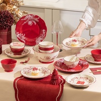 Service de table en céramique de style vintage de luxe, avec un imprimé floral rouge et blanc, vaisselle pour la salle à manger à domicile et les rassemblements familiaux