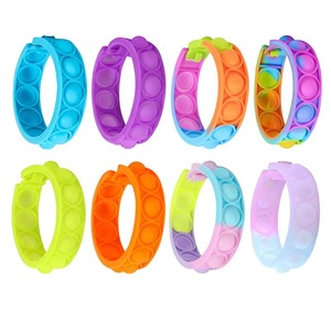 Bracelet anti-stress en silicone coloré pour adultes et enfants, jouet de décompression - Product Image 2