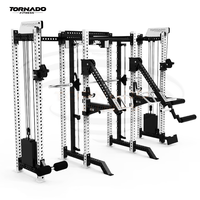 Máquina Smith Tornado Fitness, Estación Multifuncional con Cable, Entrenador Funcional, Rack de Entrenamiento Integrado de Ocho Columnas, Acero, Uso Comercial