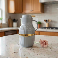 Bouteille isotherme 2L grande capacité avec intérieur en verre, maintien au chaud 12h et au froid 24h, distributeur portable en PP pour thé, café et eau, vente en gros Moyen-Orient
