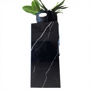 Sculpture en marbre minimaliste pour l'entrée d'un hôtel, stand d'art blanc et noir, base de piédestal, ornement - Product Image 2