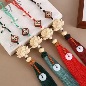 จี้รูปดอกบัวสไตล์จีนพร้อมตัวอักษรฟู่ ของตกแต่งภายในรถยนต์ - Product Image 2