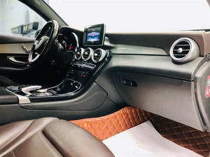 Boutique SUV <span class=keywords><strong>Mercedes</strong></span>-Benz <span class=keywords><strong>GLC</strong></span> <span class=keywords><strong>2018</strong></span> <span class=keywords><strong>GLC</strong></span> 200 4MATIC Hybrid Turbo Engine Dirección derecha de alta calidad Auto Venta al por mayor - Product Image 5