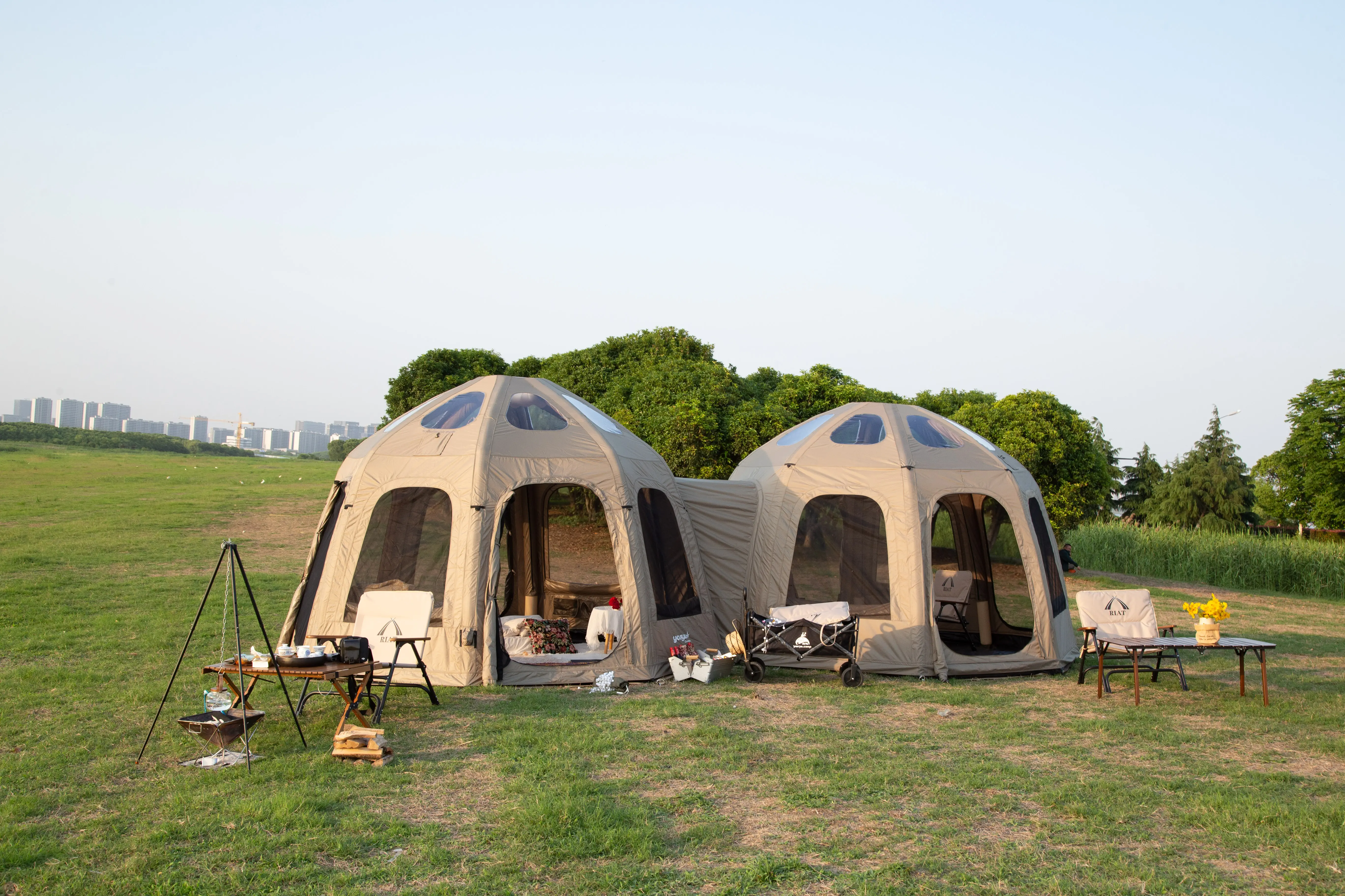 خيام التخييم الهوائية الفاخرة الكبيرة للمناسبات الخارجية ذات المبيعات العالية للحفلات خيمة هوائية قابلة للنفخ