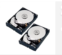 ST10000NE0008, un silencioso guardián de la memoria digital. Este robusto disco duro de 3.5 pulgadas es un testigo del almacenamiento confiable.