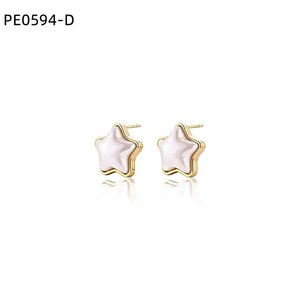 Boucles d'oreilles Amy Amy Star Stud en fausses perles plaquées or blanc pour femme, à porter au quotidien - Product Image 1