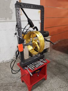 Machine de redressage de moyeux de roue et de réparation de jantes de <span class=keywords><strong>moto</strong></span>, équipement de correction de la déformation des jantes de pneus, provenant de Chine continentale - Product Image 4
