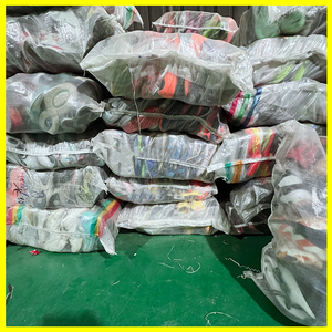 Zapatos de Fútbol de Segunda Mano para Niños con Tacos Métricos B1=1.25D de Marca, Hechos en China, Fardos de Exportación - Product Image 6