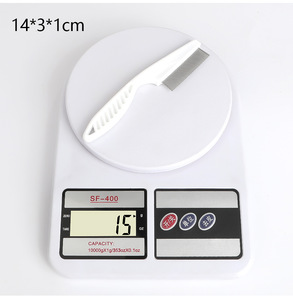 Coupe-ongles <span class=keywords><strong>pour</strong></span> animaux de compagnie Lime à ongles Peigne anti-puces Brosse <span class=keywords><strong>pour</strong></span> enlever <span class=keywords><strong>les</strong></span> poils de chien Kits de toilettage <span class=keywords><strong>pour</strong></span> chiots et chats Kit de soins de beauté <span class=keywords><strong>pour</strong></span> animaux de compagnie Umico - Product Image 4