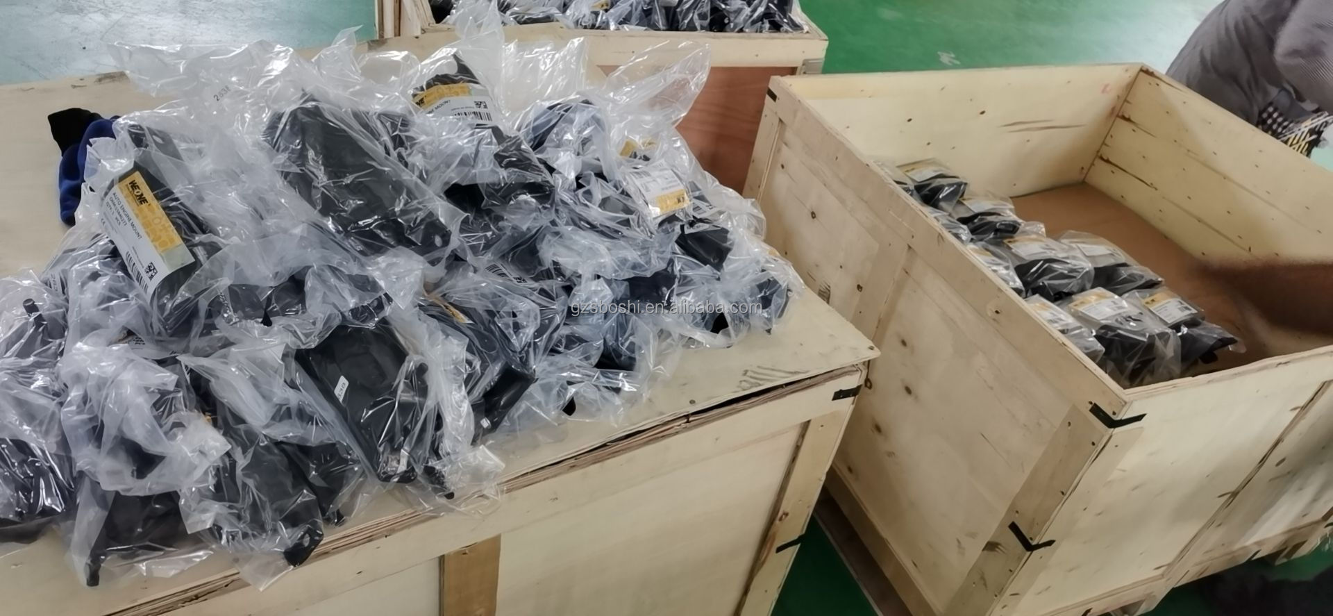 宅内搬入まで 未来工業 露出用四角ボックス 取付自在蓋 PV4B-ANF1 PV4B-ANF1J