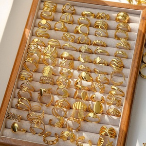 แหวนวินเทจผู้ชายสั่งทำพิเศษ ป้องกันอาการแพ้ ไม่หมอง แหวนสแตนเลสชุบทอง 14k 18k สำหรับผู้ชายและผู้หญิง - Product Image 2