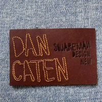 Étiquettes de bagages en cuir personnalisées avec monogramme / Étiquettes en cuir marron avec logo noir en relief / Patchs en cuir pour jeans/vêtements