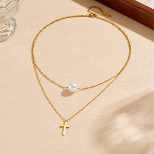 Ensemble de colliers superposés en acier inoxydable plaqué or 18 carats Lumiara - Collier minimaliste à maillons géométriques avec perles pour femmes - Product Image 5