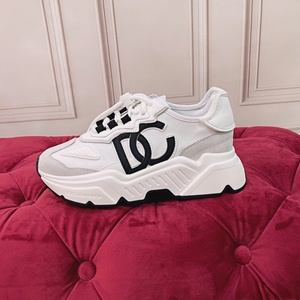 Chaussures de marche antidérapantes à semelle épaisse de luxe pour hommes, de qualité supérieure, et chaussures à lacets à semelle épaisse pour femmes, tendance mode DG pour couples - Product Image 5