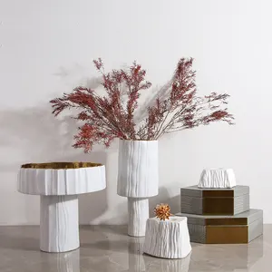 Grosir vas-Vas Bunga Porselen Dekorasi Tengah Meja Keramik Emas Putih Ritel Modern