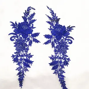 Royal blue di pizzo solubile in acqua applique coppia di fiori per indumento collo LT20408