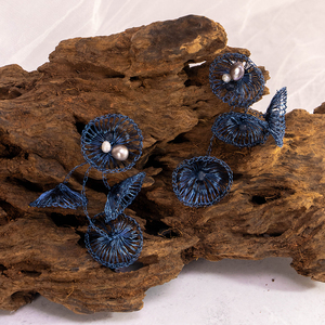 Boucles d'oreilles pendantes en alliage de cuivre avec perles enveloppées de fil bleu faites à la main |   Bijoux bohèmes artisanaux pour - Product Image 4