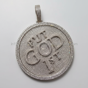 จี้เพชรโมอิสแห่งแรกในศาสนาสไตล์ฮิปฮอปเย็นเครื่องรางเพชรโมอิสซานไนต์จี้ทางศาสนา - Product Image 1