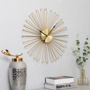 Horloge murale scandinave en fer doré, décoration florale créative, simple et silencieuse, pour salon et salle à manger - Product Image 2
