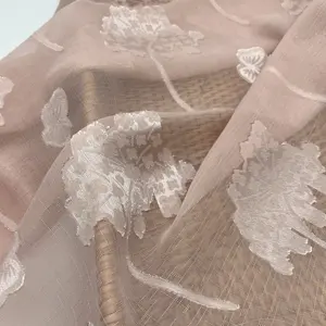 ผ้าทอซัพพลายเออร์100% โพลีเอสเตอร์ทอผ้าชุดขายส่งการออกแบบใหม่ดอกไม้ชีฟอง Jacquard Farbrics