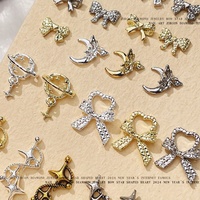 Paso Sico Bestseller transfrontalier : Embellissements pour nail art dorés style papillon, étoile rétro punk, lune et strass 3D planète