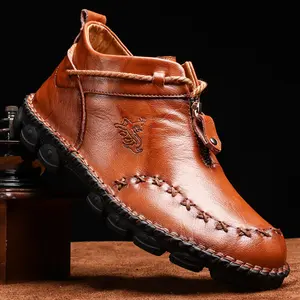 China Lieferant neues Design Mode Männer Schuhe Phantasie in China Wildleder Material Hotsale Herren Stiefel gemacht