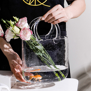 Los mejores tallos de <span class=keywords><strong>eucalipto</strong></span> artificiales grises en jarrón de <span class=keywords><strong>cristal</strong></span> Florero de mesa <span class=keywords><strong>con</strong></span> forma de copa de vino <span class=keywords><strong>con</strong></span> carcasa - Product Image 1