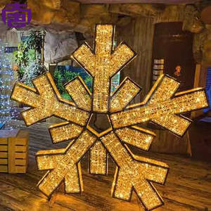Sculpture lumineuse de flocon de neige personnalisable de grande taille pour des décorations de Noël éblouissantes dans les centres commerciaux - Product Image 5