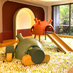 Toboggan en fibre de verre pour aire de jeux intérieure de maternelle avec structure d'escalade et piscine à balles - Product Image 2