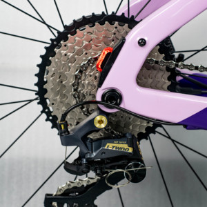 จักรยานไฟฟ้า M820 Mid Motor Ebike 700c Egravel Cycling 250W กำลังขับเคลื่อนกลาง 36V คาร์บอนไฟเบอร์ ระยะทางไกล โรงงานผลิตโดยตรง EGR-2 Ebike EG - Product Image 6