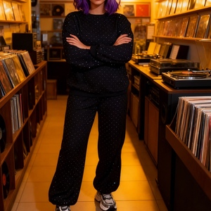 ชุดเซ็ต 2 ชิ้น แฟชั่นสำหรับผู้หญิง ฤดูใบไม้ร่วง/ฤดูหนาว คอกลม แขนยาว ประดับเพชรทั้งตัว ชายเสื้อปรับได้ด้วยเชือกผูก - Product Image 2