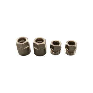Repuestos de Alta Calidad para Camiones, Conector de Repuesto para Manguera de Inclinación de Cabina 85110482 para Camión Volvo - Product Image 1