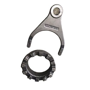 Pièces de camion SINOTRUK HOWO Fourche de changement de vitesse d'essieu arrière WG7129320127 et manchon de vitesse coulissant AZ7129320128 - Product Image 1