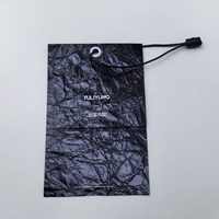 Étiquette volante holographique personnalisée anti-contrefaçon, style audacieux, respectueuse de l'environnement, en papier froissé noir de forme spéciale pour chaussettes
