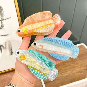 Pinzas de pelo de acetato con diseño de pez, pinzas de garra de acetato únicas, antideslizantes, de sujeción fuerte, pinza de mandíbula, pinza de garra grande con diseño de animal marino para mujer y niña - Product Image 2