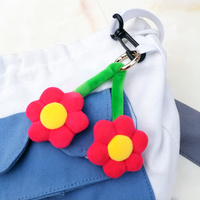 Porte-clés tendance pour filles, fleur rouge en peluche, animal en peluche doux, breloque en coton, cadeau personnalisé mignon
