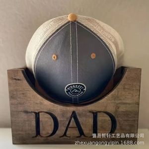 กล่องเก็บหมวกตั้งโต๊ะไม้เนื้อแข็ง 20 ซม. X 12 ซม. สลัก DAD สำหรับเป็นของขวัญให้พ่อ - Product Image 4