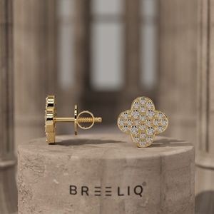 Boucles d'oreilles clous en or blanc, motif trèfle, serties de diamants, élégantes, pavé de diamants à quatre feuilles, diamants taille ronde, joaillerie fine - Product Image 4