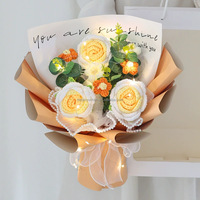 Bouquet de roses au crochet en laine tricoté à la main mixte fleur de Geshang artificielle rose violet bleu préservée pour la Saint-Valentin remise des diplômes