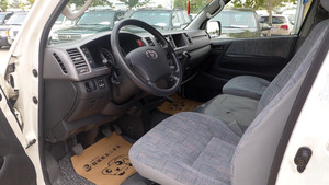 Autobús Toyota Hiace de Lujo en Promoción, Minibús de 13 Plazas con Flexibilidad y Movilidad, Hiace 2018 Usado en Venta - Product Image 6