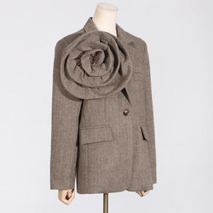 Completo da Donna Elegante Primavera 2026, Design Retrò con <span class=keywords><strong>Fiori</strong></span> 3D, Colore Unico, Vendita all'Ingrosso - Product Image 3