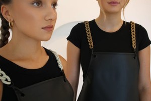<span class=keywords><strong>Tablier</strong></span> en cuir PU de couleur beige imperméable à l'eau à logo personnalisé pour salon de beauté avec sangles en coton pour le nettoyage - Product Image 6