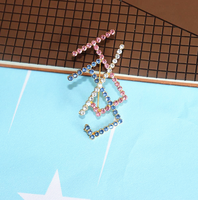 Broche Redondo Hueco con Perlas Blancas y Pedrería, Diseño Curvo Simbólico de Hermandad Griega, Pin Decorativo de Alta Calidad para Abrigo o Bufanda de Mujer