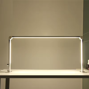Indoor Aluminium Nagellampe LED Schreibtischlampe Einstellbare Helligkeit Flexibler Arm Netzbetrieben Augenschonend 4000-6500K Farbtemperatur Modern - Product Image 4