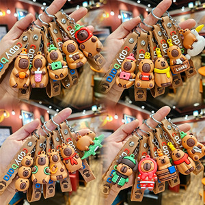 Llavero de la serie Capibara, llavero creativo de silicona con diseño de capibara, dijes a juego para bolsos de pareja - Product Image 1
